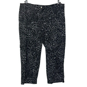 Chicos Zenergy Pants Womens Large 2 Black White Cargo Cropped Capri Actual 34X22